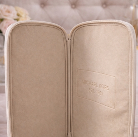 Michael Kors Cream and Gold Tablet Case - Picture 4 of 4